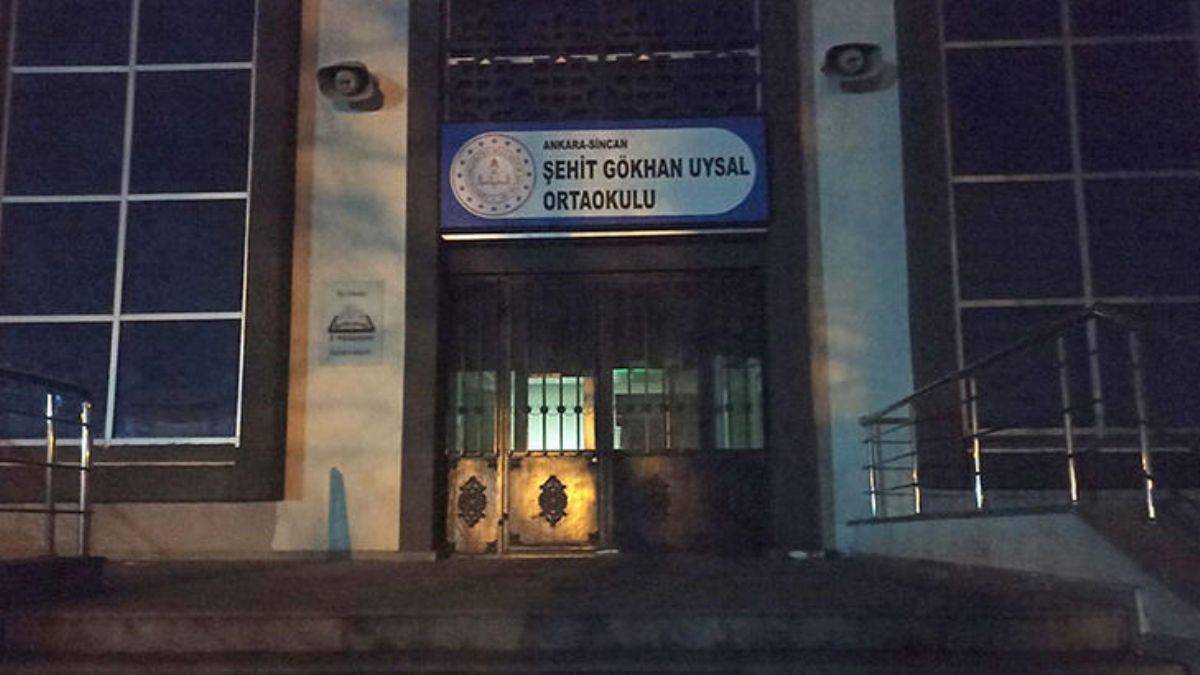 Boşanma aşamasındaki eşini çalıştığı okulda öldürdü