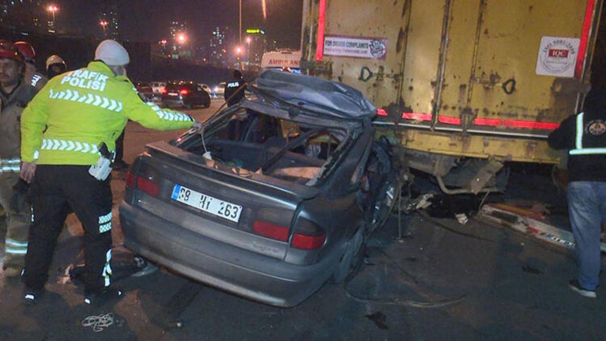 TEM Otoyolu'nda feci kaza: 2 ölü, 3 yaralı