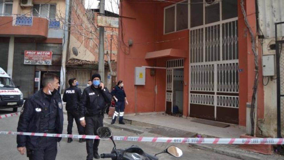 Yaşlı çift evde ölü bulundu