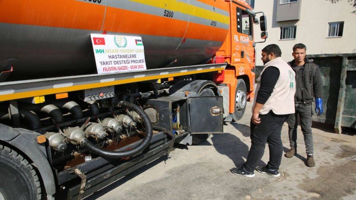 İHH'dan Gazze'deki 10 hastaneye yakıt, ilaç ve tıbbi teçhizat desteği
