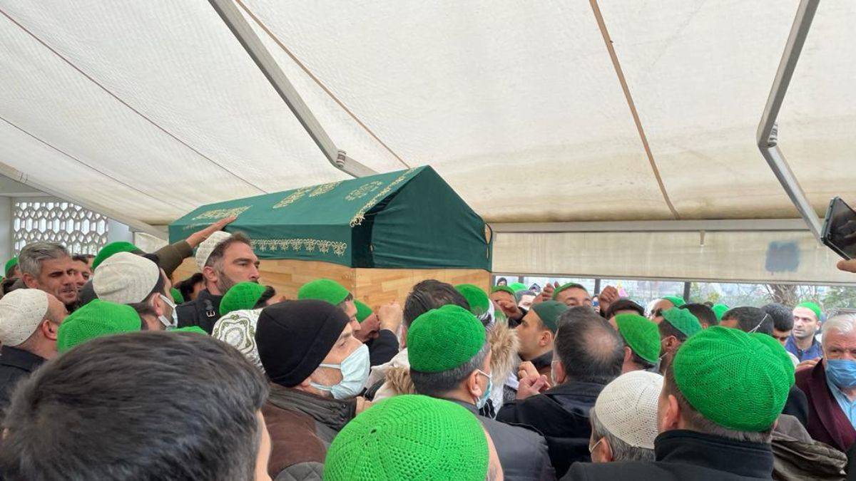 Hazin Cemaati‘nin manevi önderi Muhammed Emre Hazin dualarla uğurlandı
