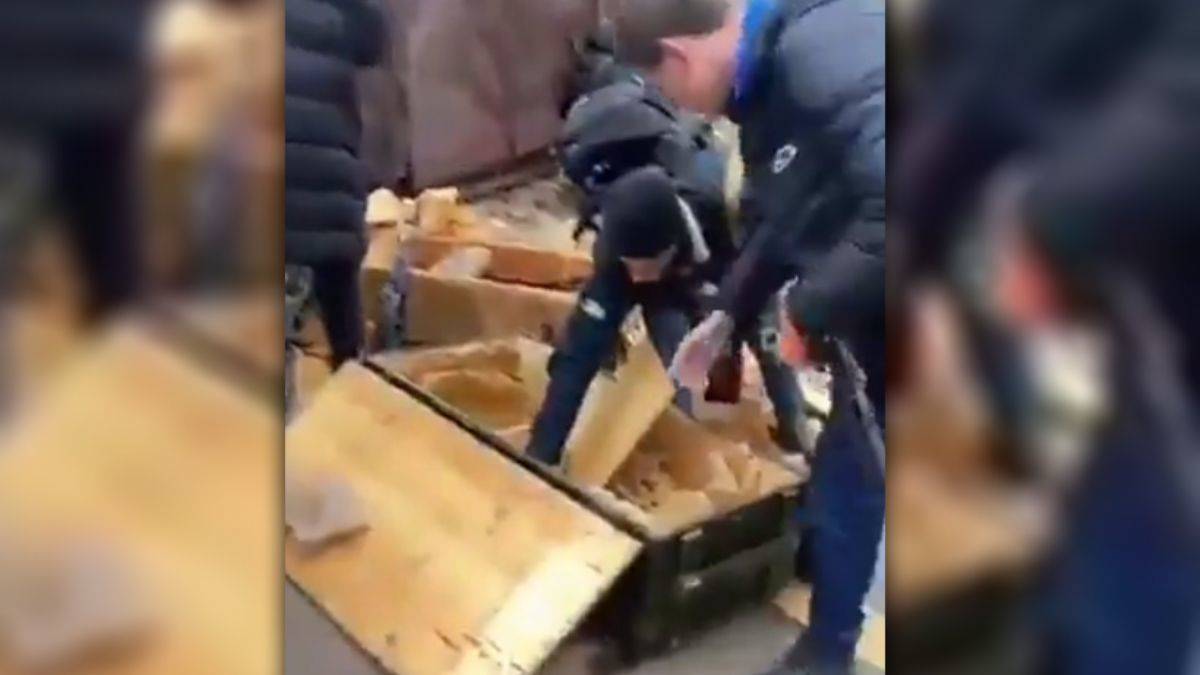 Ukrayna'da ordu harekete geçti: Sivil halka silah dağıtılıyor!