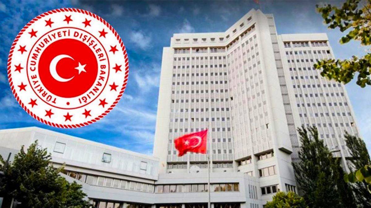 Dışişleri, Ukrayna'dan Polonya'ya geçen Türk vatandaşları için önemli bilgiler paylaştı