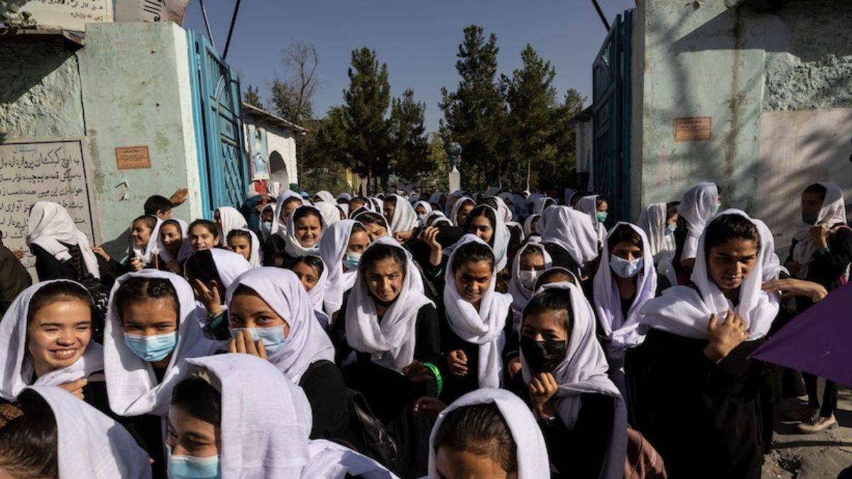 Afganistan'da devlet üniversiteleri eğitime başladı