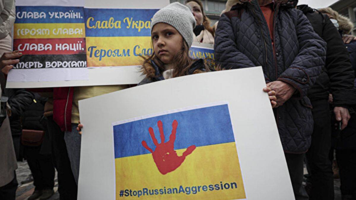 Ankara’daki Ukraynalılar Rusya’yı protesto etti