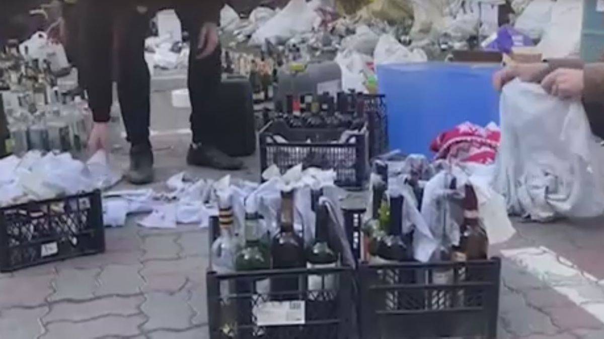 Ukrayna'da siviller: Molotof kokteyli hazırlıyorlar