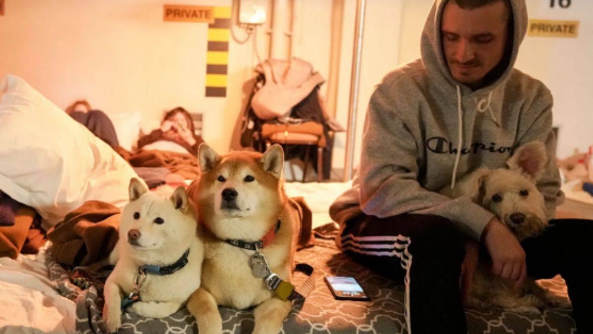 Otoparkı sığınağa dönüştürdüler