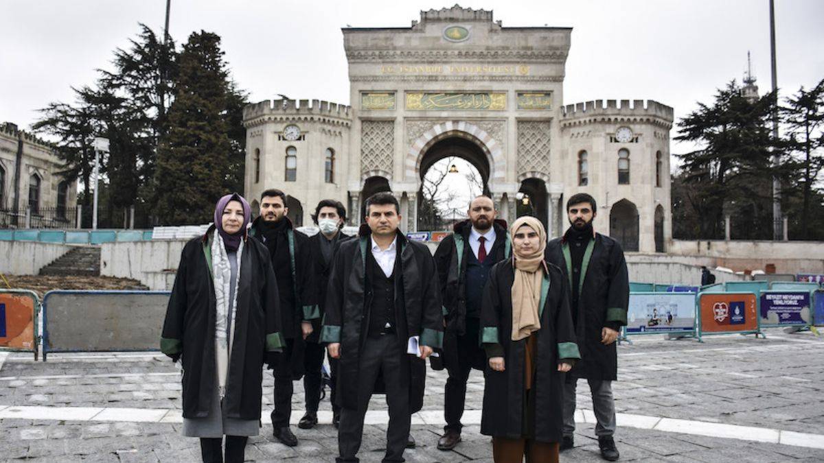 İstanbul'da avukatlardan 28 Şubat protestosu