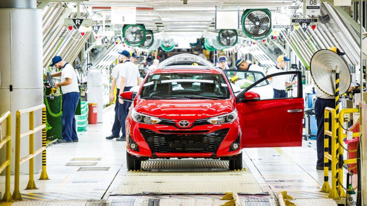 Toyota, Japonya'daki fabrikalarını durdurdu