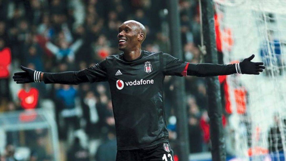 Atiba Hutchinson Beşiktaş'ta oynayacak mı? Atiba Hutchinson Beşiktaş'tan ayrıldı mı ?