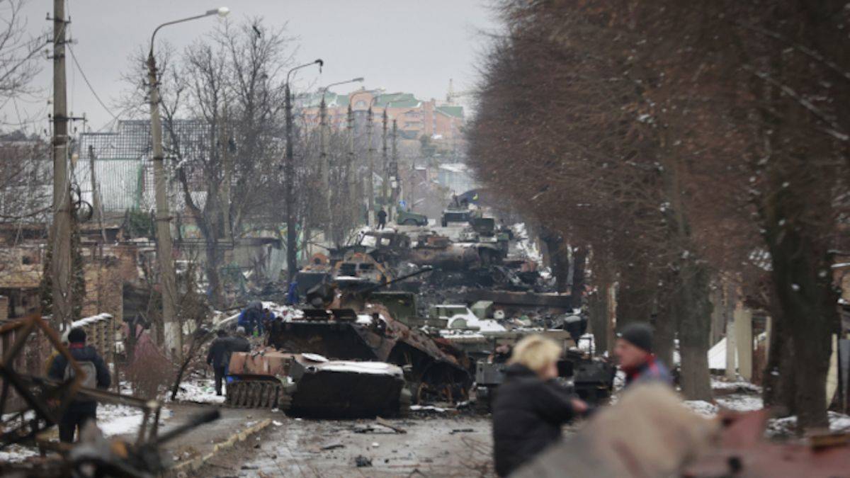 Ukrayna işgale direniyor: Sokaklara barikatlar kuruldu