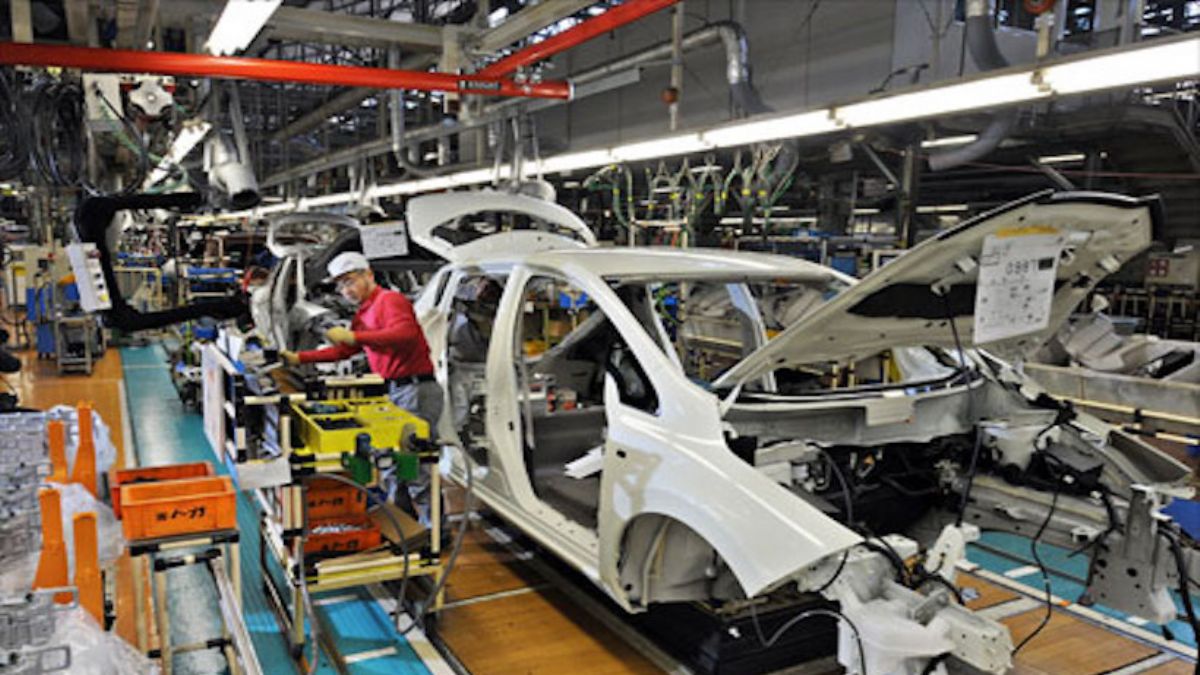 Japon otomobil üreticileri de Rusya'daki faaliyetlerini askıya alıyor