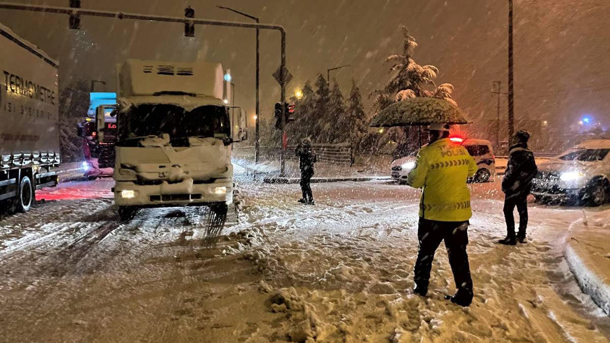 Isparta'da yarın okullar tatil mi? 4 Mart Cuma Isparta'da kar tatili uzadı mı? Isparta'da bugün okul var mı?