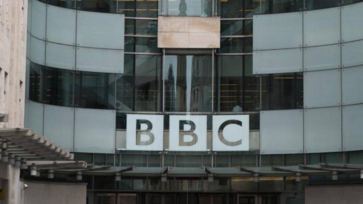 BBC Rusya'daki gazetecilerinin çalışmalarını askıya alacak