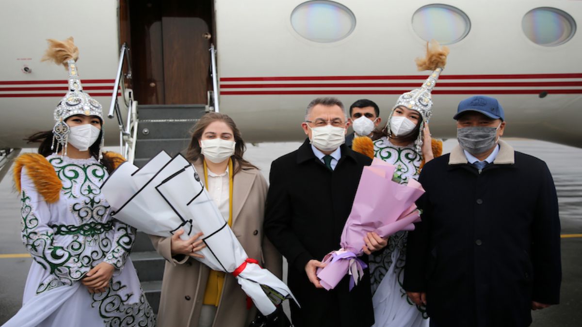Cumhurbaşkanı Yardımcısı Oktay, Türkistan'da