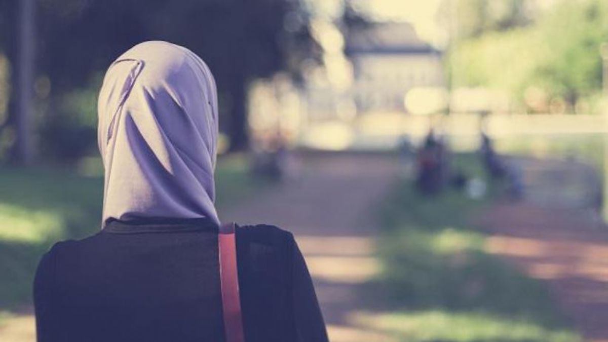 Münih'te Müslüman öğrenci başörtülü olduğu için sınavdan çıkarılmak istendi