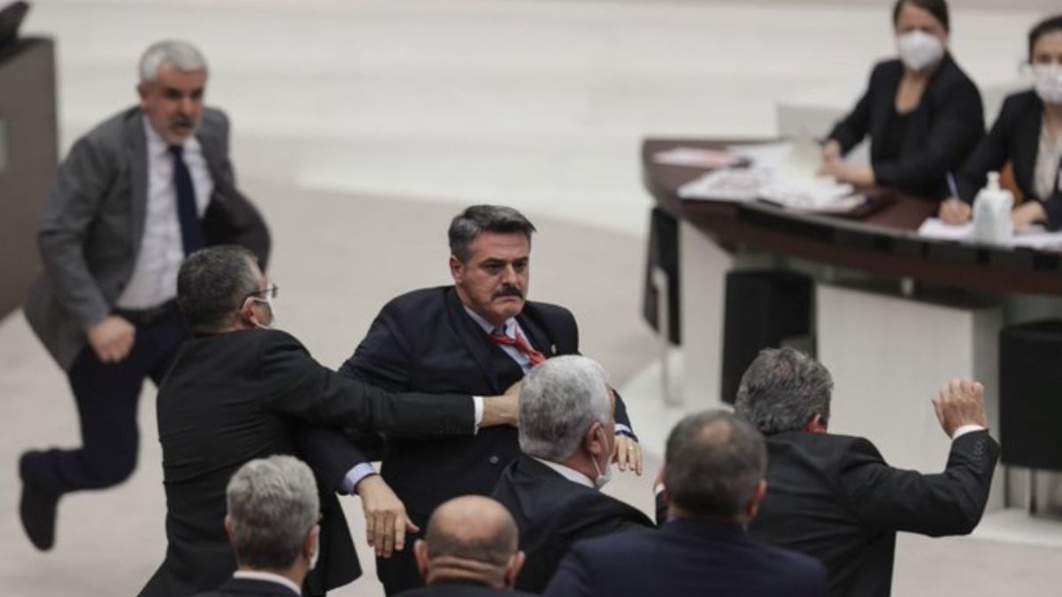 TBMM Genel Kurulu'nda kavga