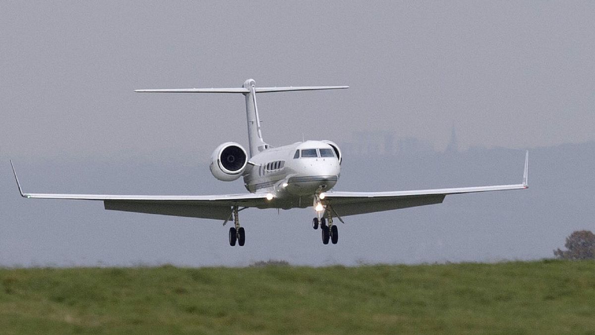 İsrail, 25 Rus milyarderin 'özel jet ve yatlarına' yaptırım kararı aldı