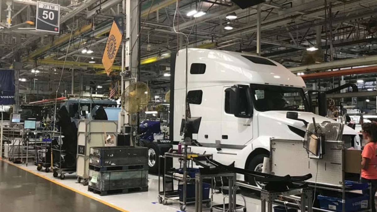 Japon kamyon üreticisinden ''hileli emisyon'' itirafı