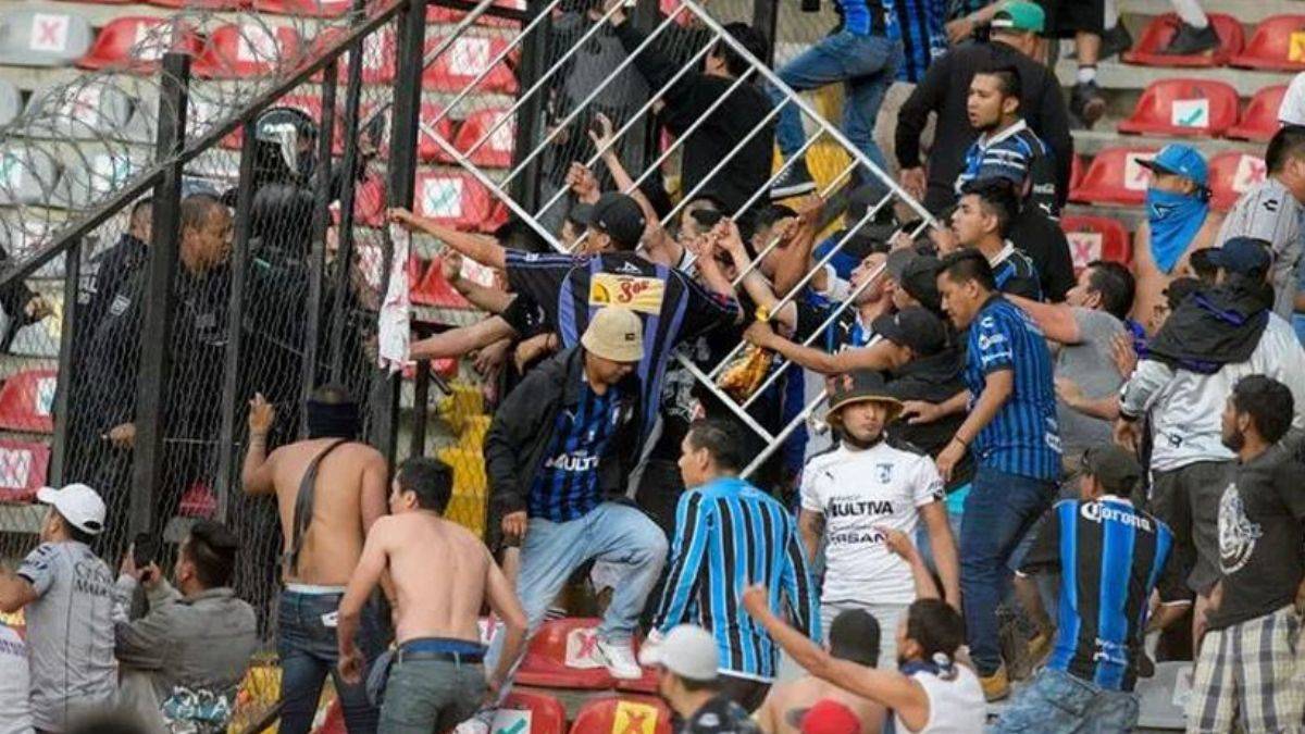 Meksika’da tribünlerde dehşet! 17 ölü, onlarca yaralı...