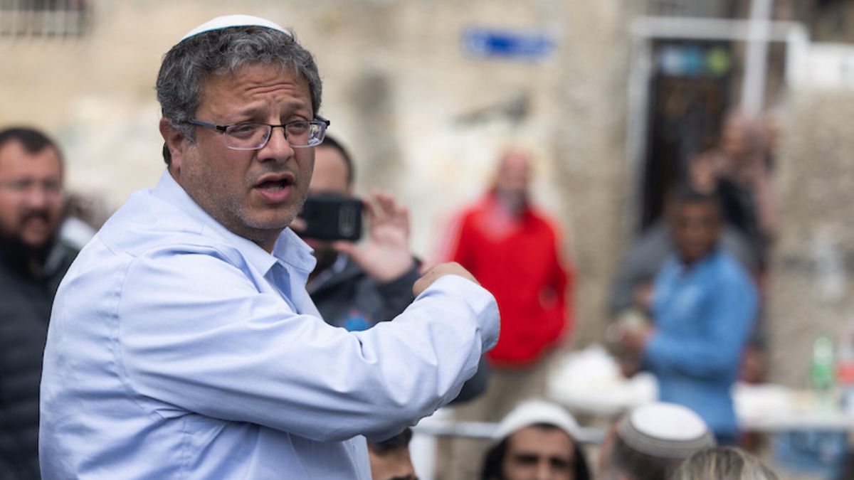 İsrailli aşırı sağcı milletvekili Ben-Gvir, Filistinlilere silah çekti