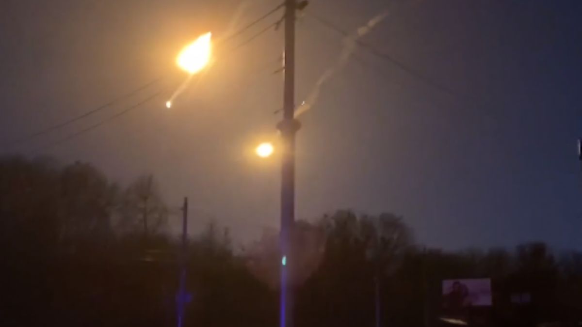 Harkiv'de Rus savaş uçağı düşürüldü