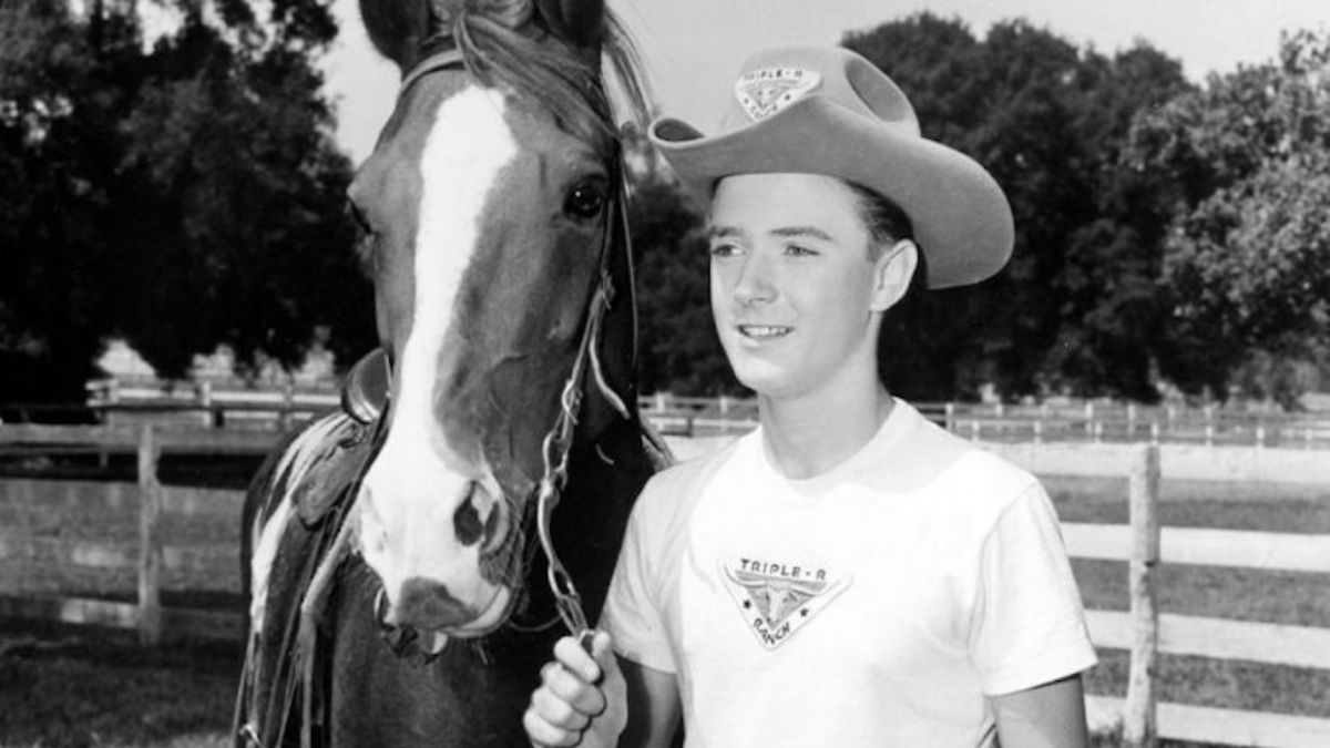 Ünlü oyuncu evinde ölü bulundu