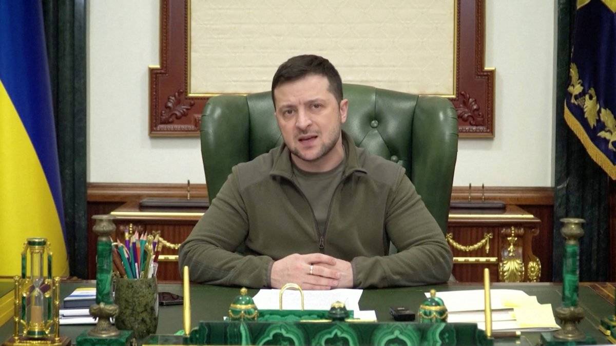 Zelenskiy video ile halka seslendi: Kiev'deyim, saklanmıyorum, korkmuyorum!