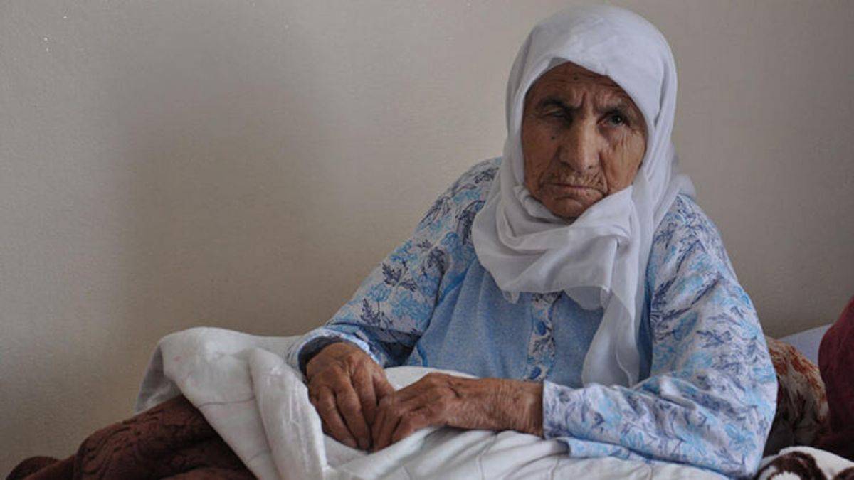 Torununun torununun çocuğunu gördü!