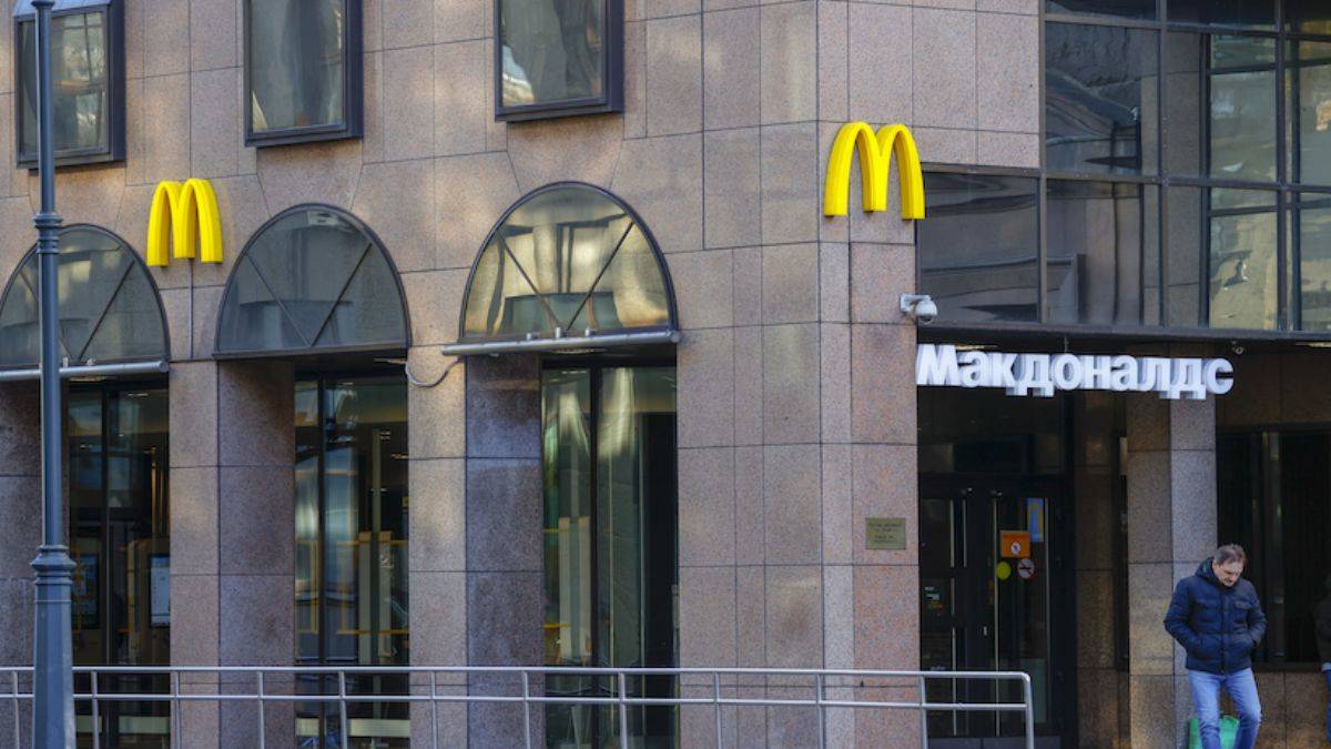 McDonald's da Rusya'daki 850 restoranını geçici olarak kapatacak