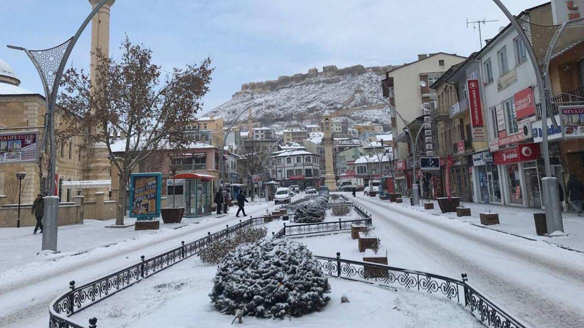 Bayburt'ta okullar tatil mi? 10 Mart Perşembe Bayburt kar tatili açıklaması