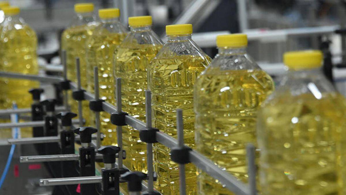 Ayçiçek yağı yüklü gemi yolda