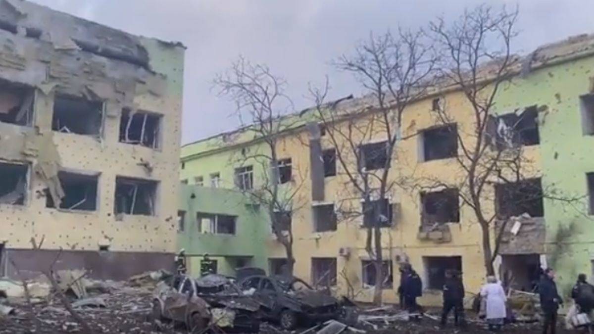 Rusya, Mariupol'deki çocuk hastanesini bombaladı