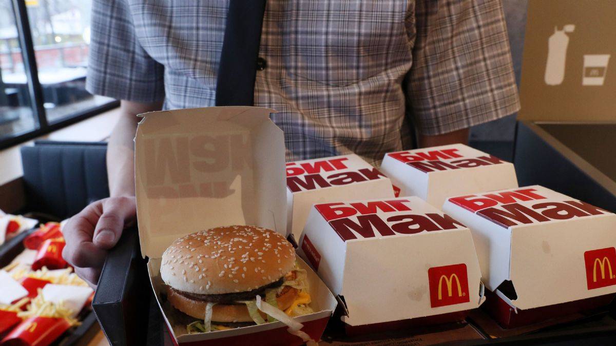 Rusya'da hamburger karaborsaya düştü; Ruslar ne diyor?