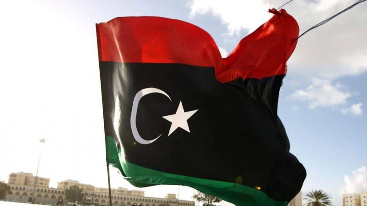 Libya'da istifa depremi!