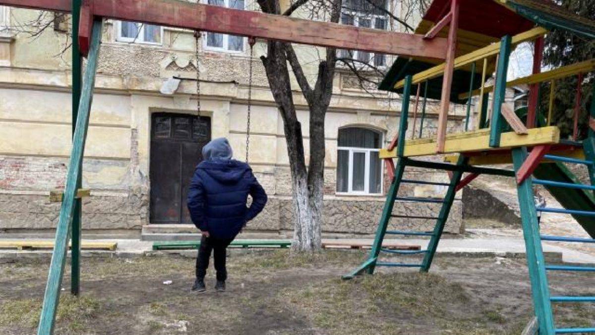 Donetsk’te saldırılardan kaçan 85 yetim Lviv’de