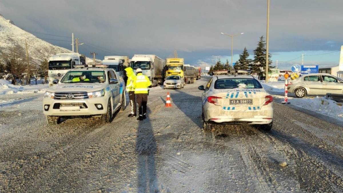 Son dakika: Konya-Ankara yolu açık mı? Konya Ankara otoyolu kapandı mı? Konya Ankara yolu ne zaman açılacak?