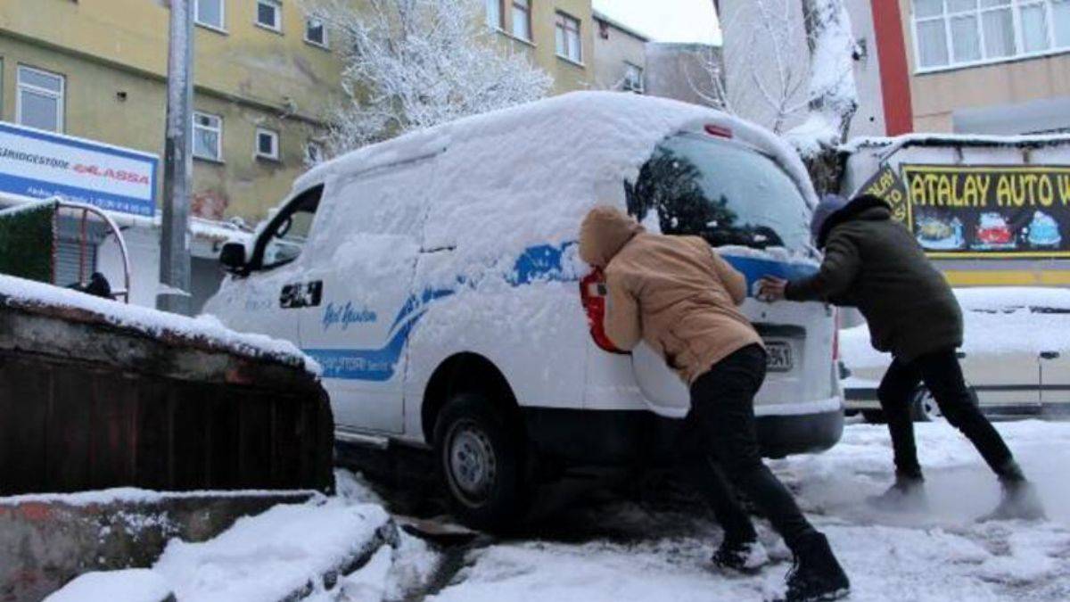 Ara sokaklardaki sürücüler ve yayaların zor anları