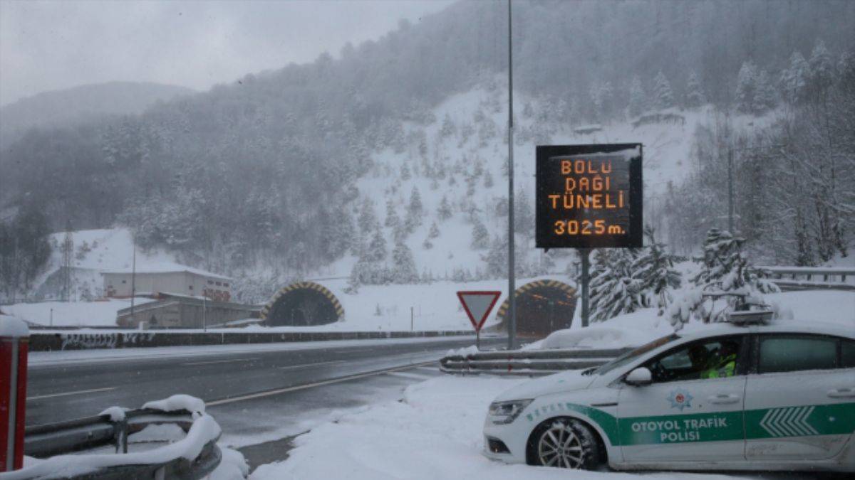 Bolu'dan İstanbul yönüne kamyon/tır geçişi durduruldu
