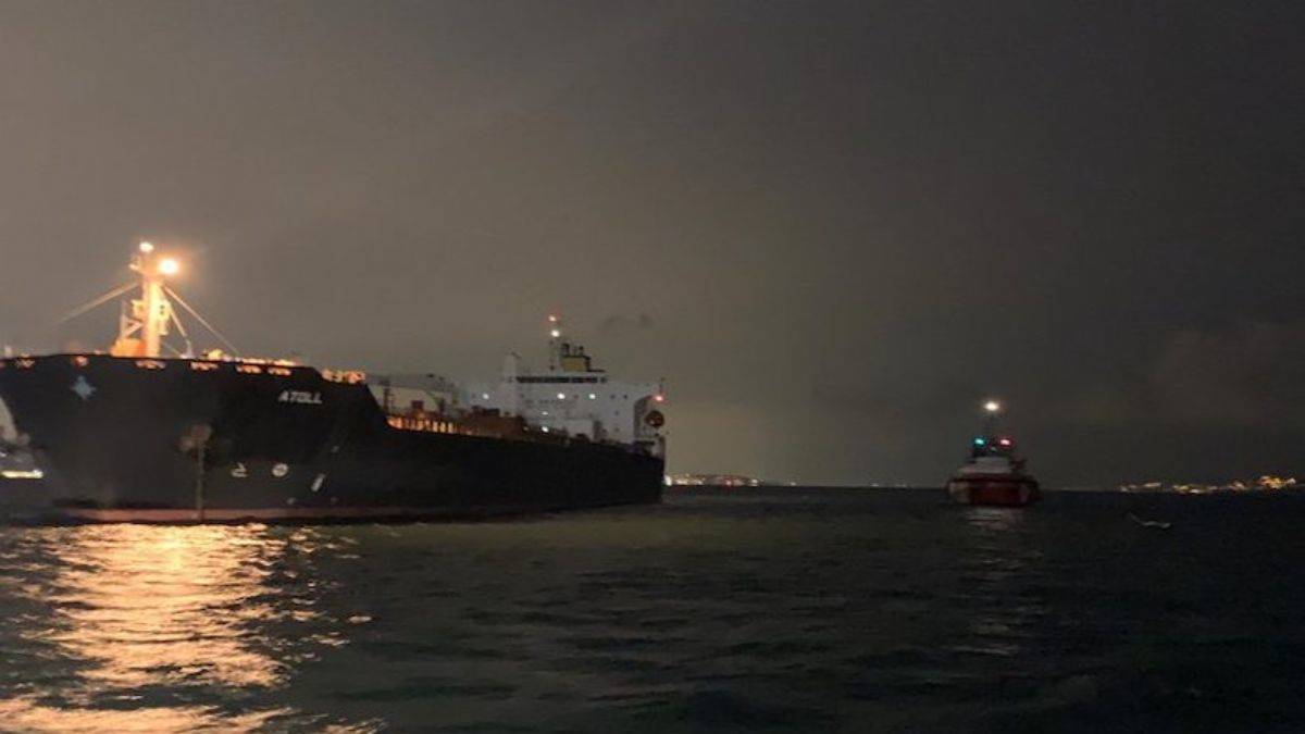 İstanbul Boğazı'nda sürüklenen gemi kurtarıldı
