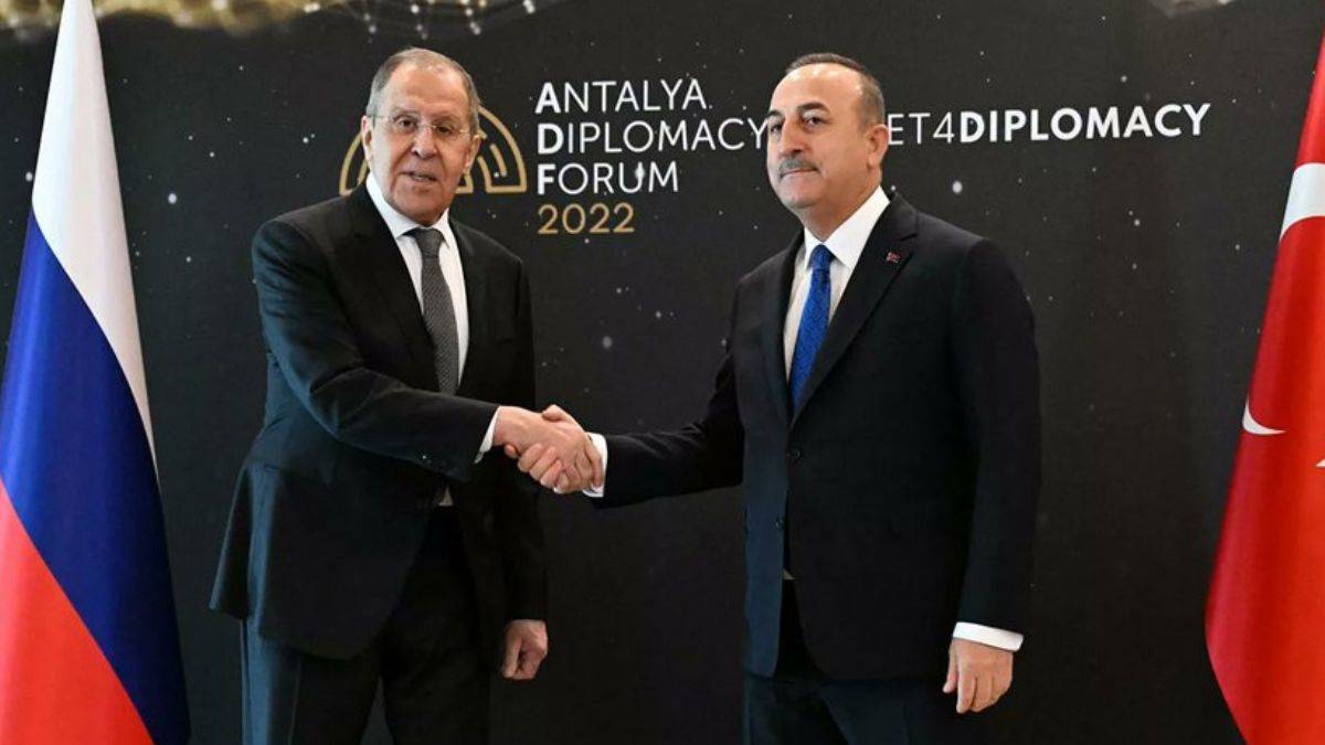 Çavuşoğlu'ndan ''Lavrov ile gerginlik yaşandı'' iddialarına yanıt