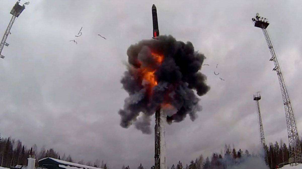 Rusya, Polonya sınırındaki askeri üssü vurdu