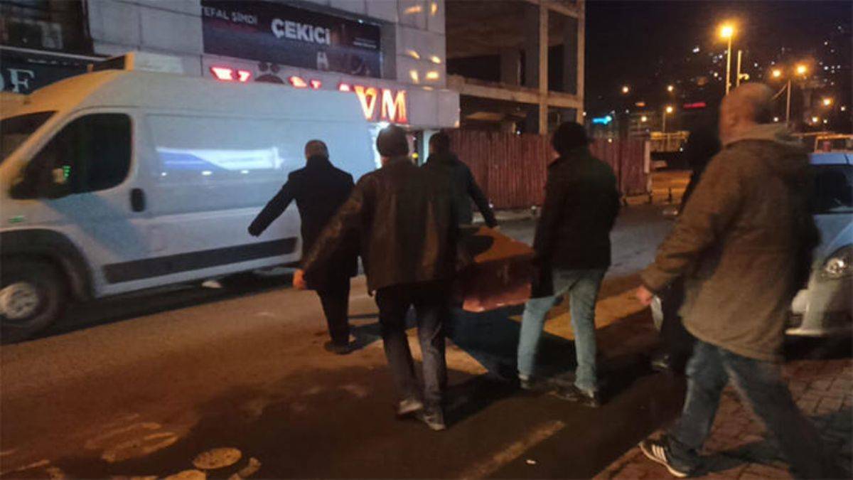 Evinde ölü bulundu