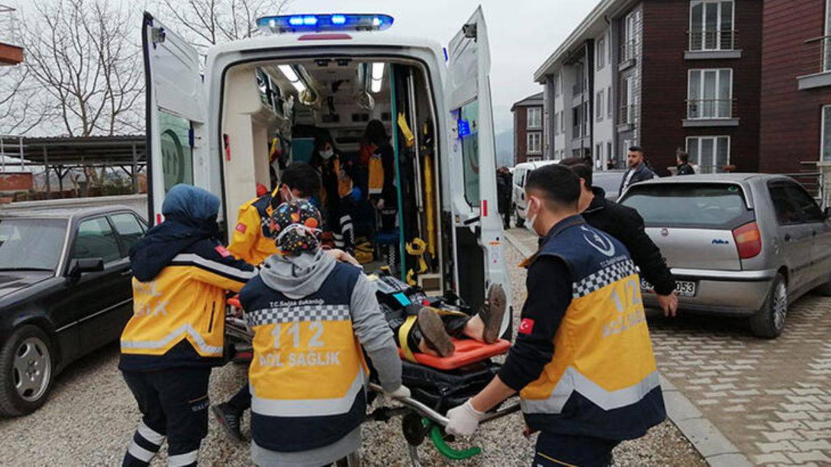 Köpek için tartıştığı çifti vurdu