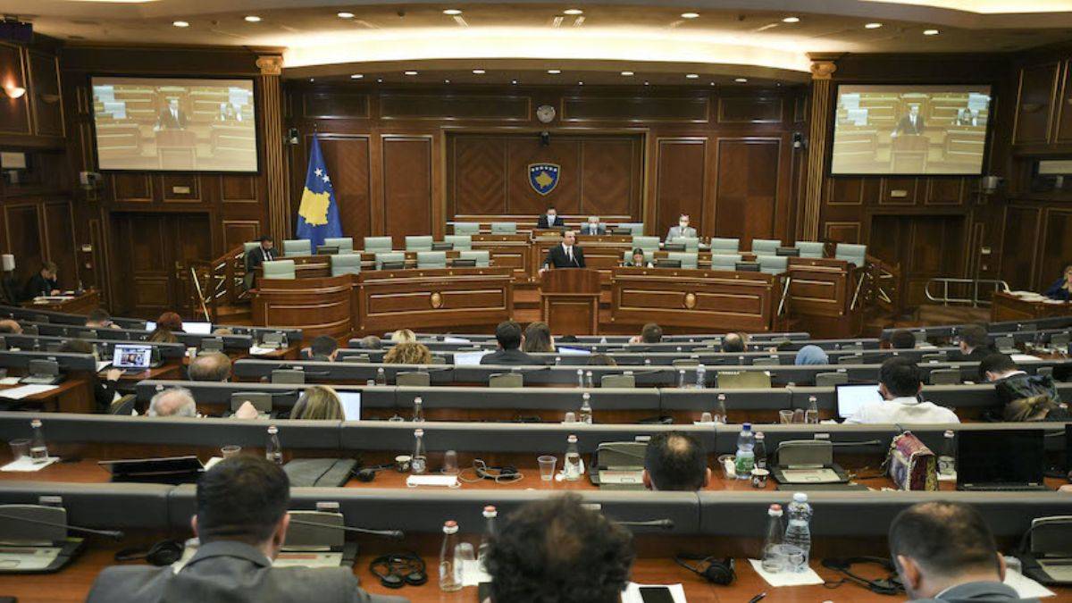 Kosova Meclisi, eşcinsellerin medeni birlikteliklerini öngören tasarıya onay vermedi