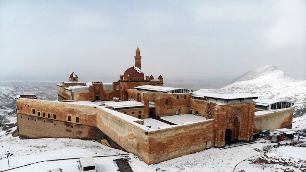 Tarihi İshak Paşa Sarayı ziyaretçi sayısı rekorunu kırdı