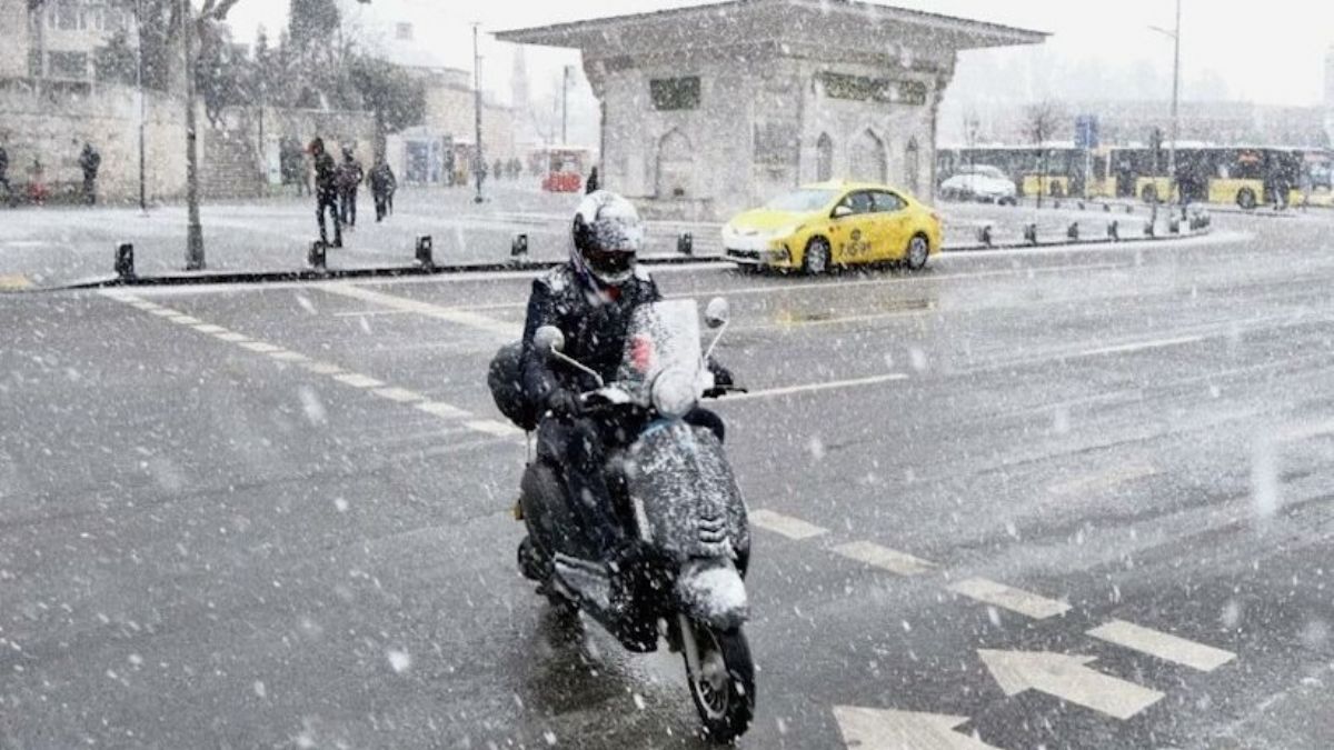 Motorkuryelerin saat 17:30'dan itibaren trafiğe çıkışı yasaklandı