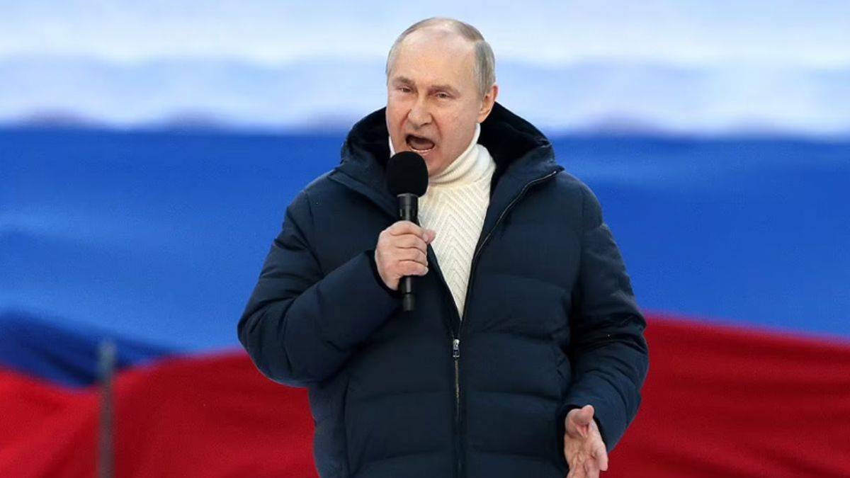 Putin'in giydiği mont sosyal medyada gündem oldu!