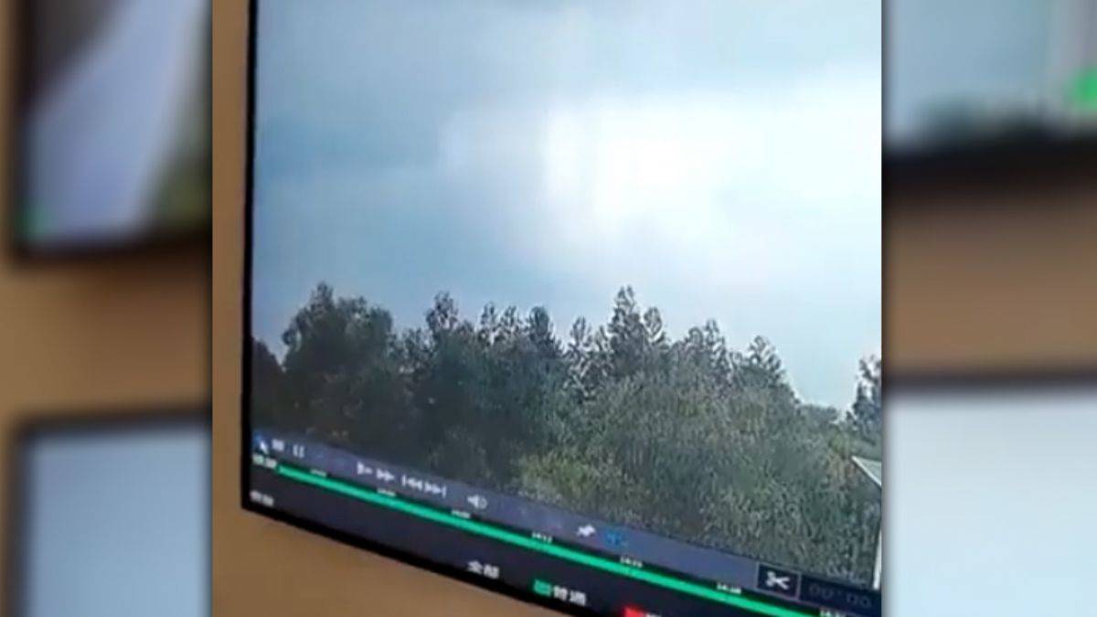 Çin'de Boeing 737 yolcu uçağının düştüğü anlar!