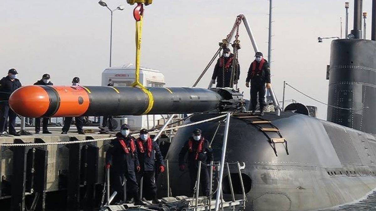 Türk donanmasında yeni bir başarı: AKYA torpidosu ile gerçek hedefe ilk atışta tam isabet!